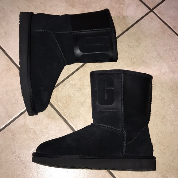 Women’s UGG CLASSIC SHORT UGG RUBBER - Picture 2 of 6